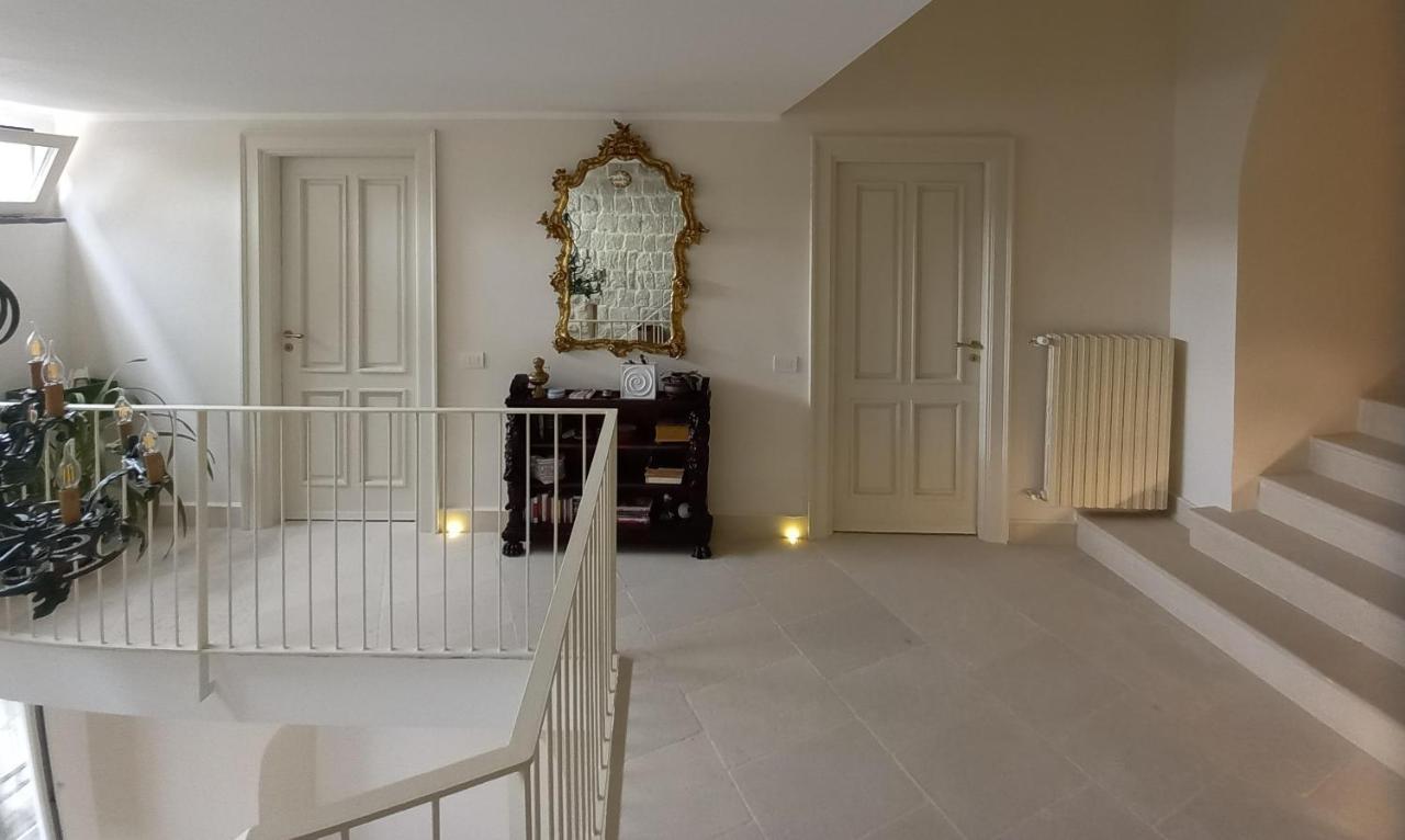 Le Petit Palais - Naples Bed & Breakfast Exterior photo