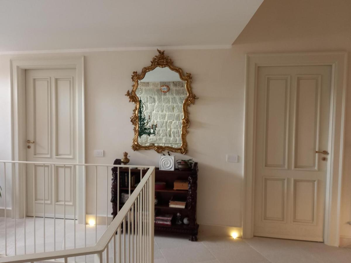 Le Petit Palais - Naples Bed & Breakfast Exterior photo