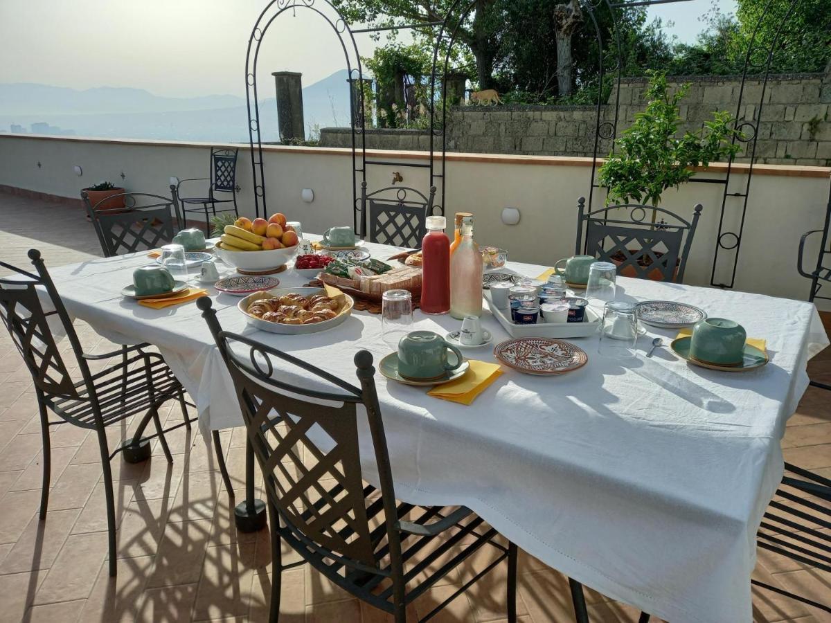 Le Petit Palais - Naples Bed & Breakfast Exterior photo