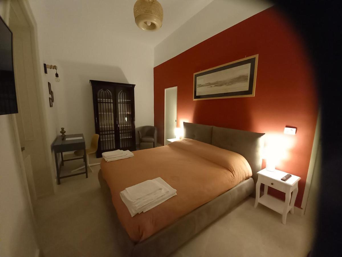 Le Petit Palais - Naples Bed & Breakfast Exterior photo